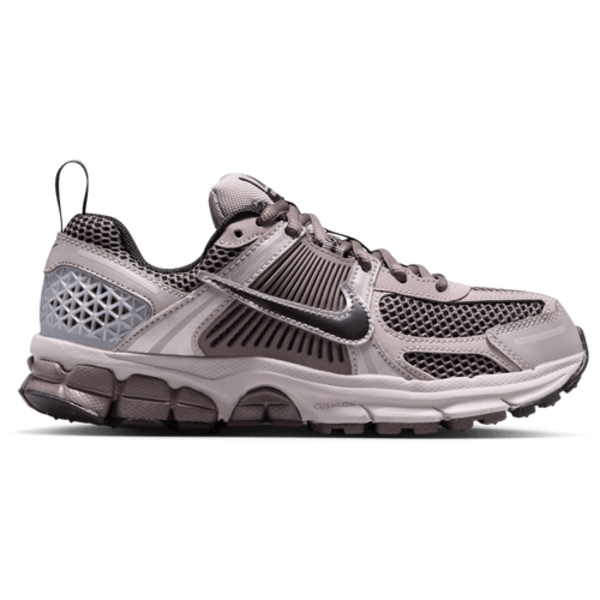 Nike Big Kids' Vomero 5 Casual Shoes, Size 4 - College Grey & Black-C