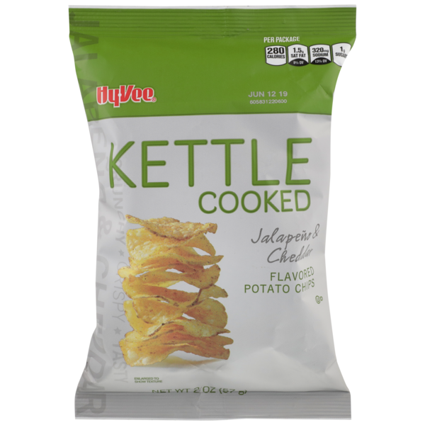 HyVee Jalapeno & Cheddar Flavored Kettle Cooked Potato Chips (2 oz