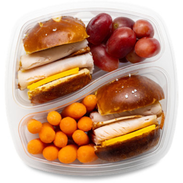ReadyMeals Turkey & Cheese Pretzel Slider With Carrots