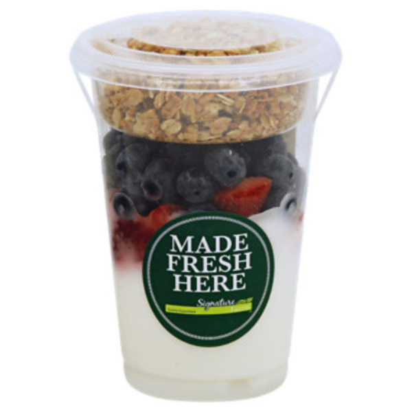 Vanilla Yogurt Parfait With Strawberries & Blueberries