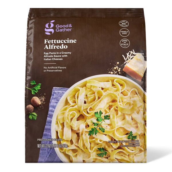 Good & Gather Fettuccine Alfredo Egg Pasta In A Creamy Alfredo Sauce With Italian Cheeses
