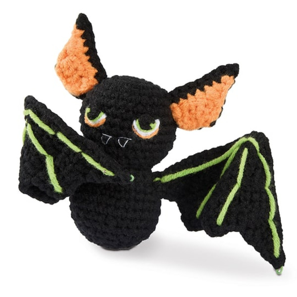Loops & Threads Vlad the Bat Halloween Crochet Kit