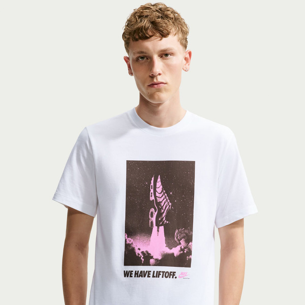 Nike Men's Sportswear Liftoff Graphic T-Shirt, S - White