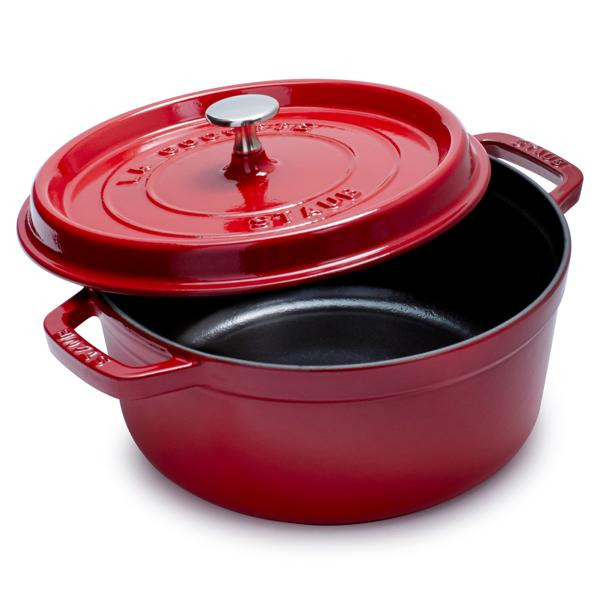 Staub Round Cocotte in Cherry