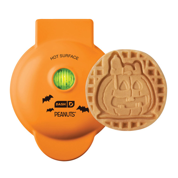 World Market Peanuts x Dash Snoopy Jack O Lantern Mini Nonstick Waffle Maker