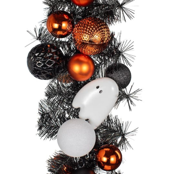 Ashland Ghost & Ball Garland