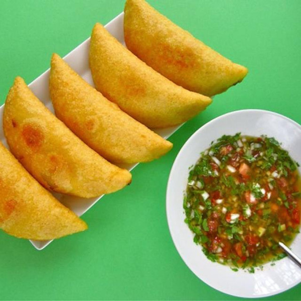 Dele - Colombian Beef Empanadas - 25/2.5 oz