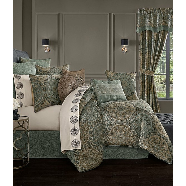 J. Queen New York Dorset Chenille Comforter Set
