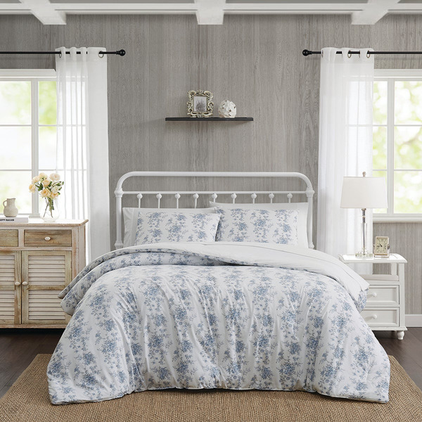 The Farmhouse by Rachel Ashwell British Comforter Set - White & Blue