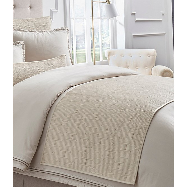 Luxury Hotel Paseo Collection Textured Embroidered Bed Scarf