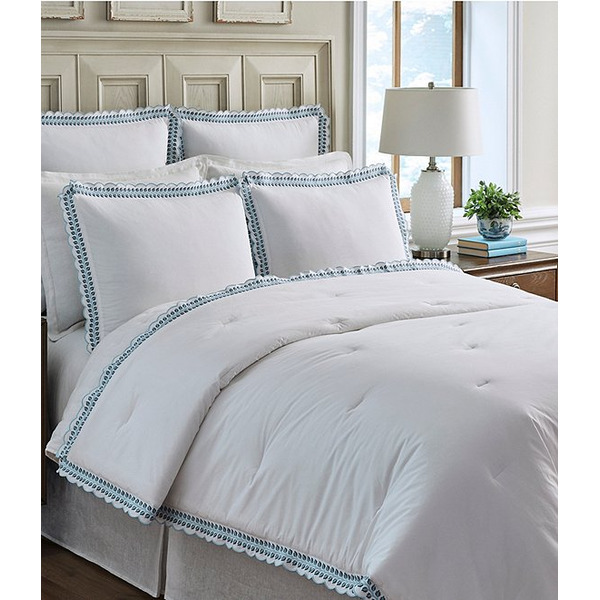 Southern Living Classic Deveronne Scalloped Embroidered Comforter Mini Set