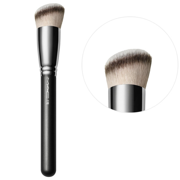 M·A·C Cosmetics 170 Synthetic Rounded Slant Brush