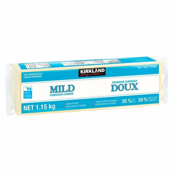Kirkland Signature Full Fat/Whole Milk Sharp Cheddar Cheese (907 g) main image 0